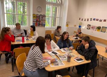 S Charitou za lepší češtinou – registrace na jazykové kurzy pro občany Ukrajiny s dočasnou ochranou spuštěna