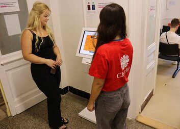 Asistenční služby na pracovišti MV ČR v Plzni jsou významnou součástí charitní pomoci cizincům